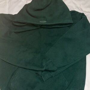 Aritzia Forest Green Pullover
Style- Cozy sweatfleece perfect fit